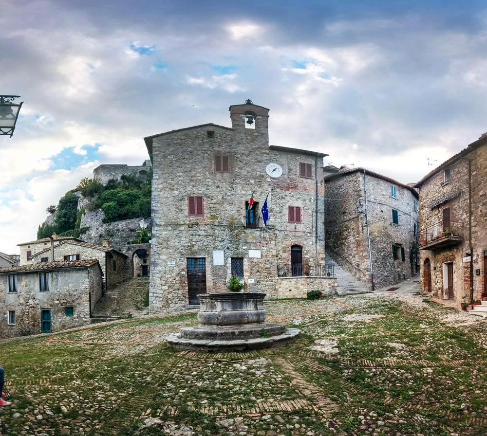 Appartamento Val d'Orcia nel Borgo Castiglione dʼOrcia Esterno foto